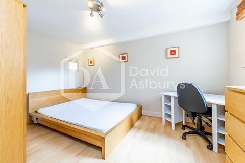 Studio to rent, Caledonian Road, Kings  Cross, London