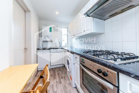 Studio to rent, Caledonian Road, Kings  Cross, London