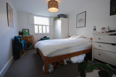 undefined, Crewdson Road, Oval SW9