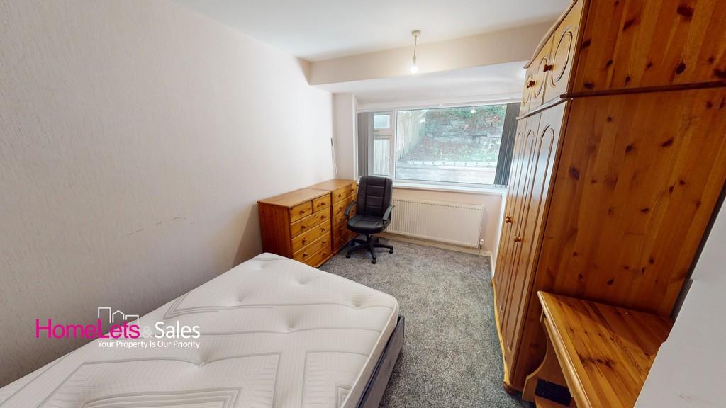 217-Moore-Avenue-09102025 163454