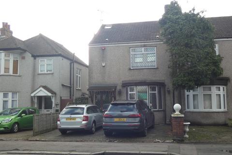 5 bedroom semi-detached house to rent, Mawney Road, Romford