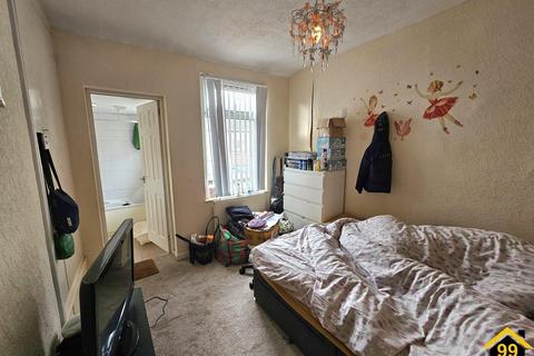 undefined, Broadwood Street, Liverpool, Merseyside, L15