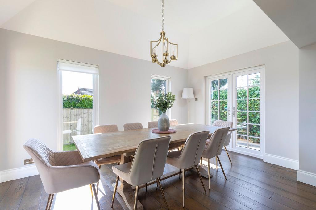 Dining & breakfast room
