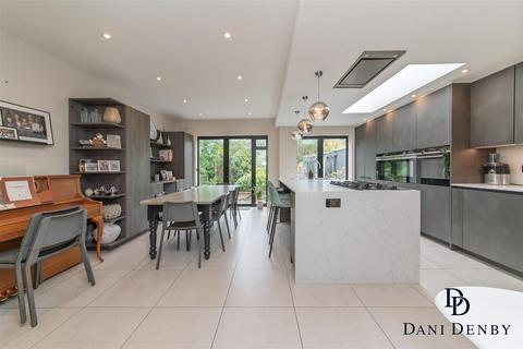 7 bedroom detached house for sale, Hendon Lane, London N3