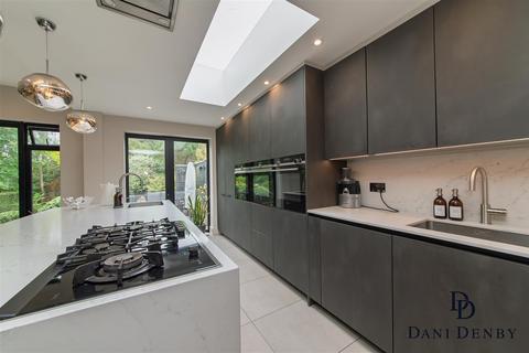 7 bedroom detached house for sale, Hendon Lane, London N3