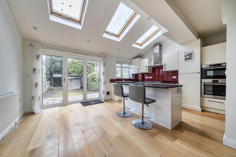 3 bedroom terraced house for sale, Queen Anne Avenue, Bromley, BR2