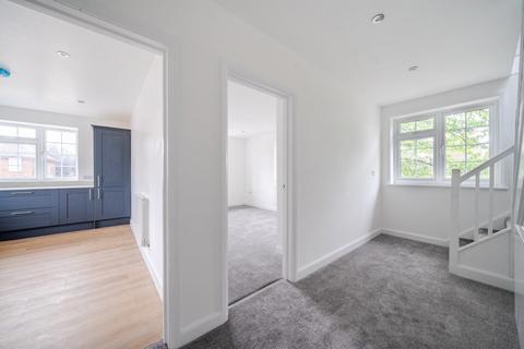 3 bedroom flat for sale, Boundfield Road, London, SE6