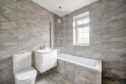 3 bedroom flat for sale, Boundfield Road, London, SE6
