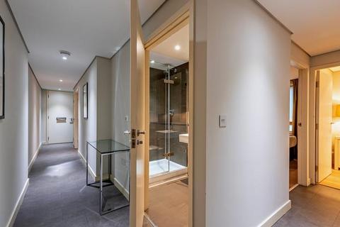 3 bedroom flat to rent, Merchant Square East Paddington W2
