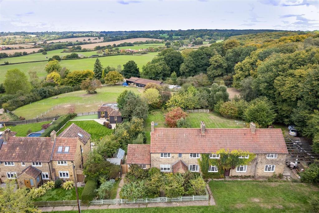 2 Hilltop Cottage aerial (4).jpg