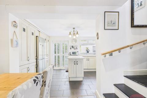 undefined, CHRISTCHURCH TOWN CENTRE