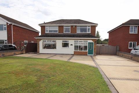 4 bedroom detached house for sale, FILLINGHAM CRESCENT, CLEETHORPES