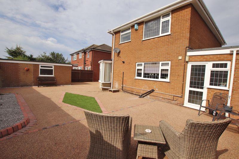 Rear garden photo 3