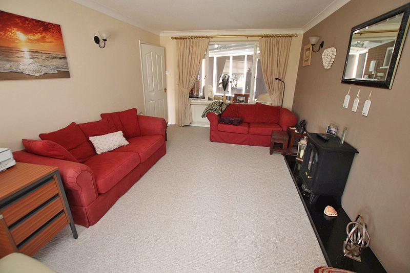 Sitting room photo 2