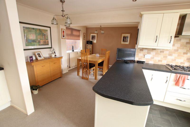 Kitchen dining