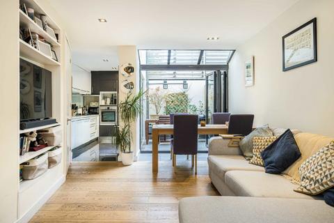 3 bedroom end of terrace house for sale, Lynton Road, London SE1