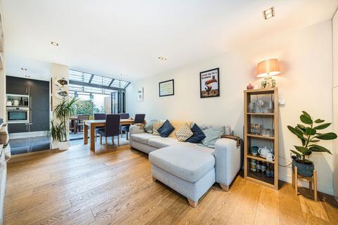 3 bedroom end of terrace house for sale, Lynton Road, London SE1