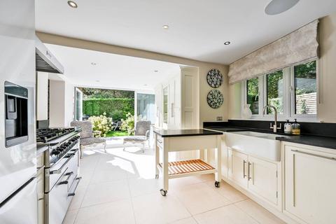 St Nicholas Crescent, Pyrford, Woking, GU22