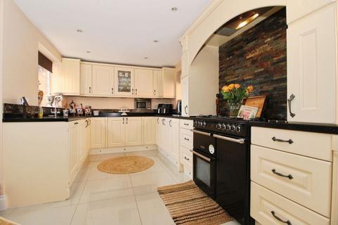 4 bedroom detached house for sale, Valley Side, Pelsall, Walsall, WS3 4LL