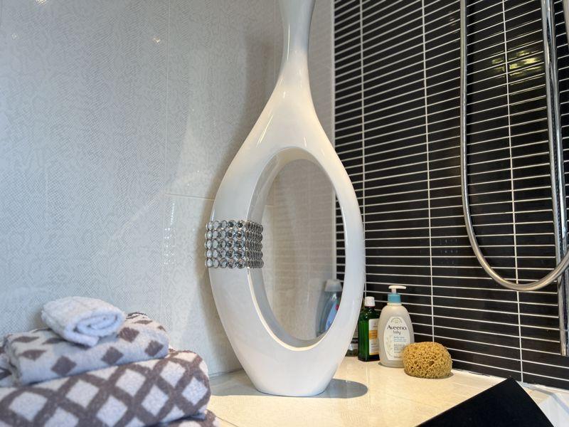 Feature Ensuite 2