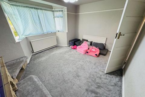 3 bedroom semi-detached house for sale, Hawtrey Avenue, Northolt