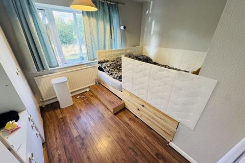 3 bedroom semi-detached house for sale, Hawtrey Avenue, Northolt