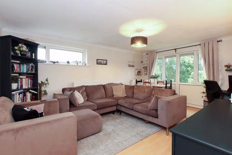 6 Aragon Close, Hemel Hempstead, HP2 7LG