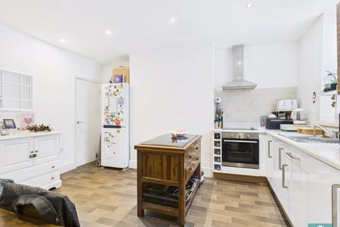 3 Crompton Way, Shaw, Oldham, OL2 8RD