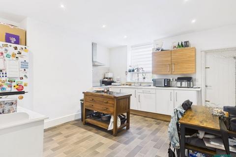 3 Crompton Way, Shaw, Oldham, OL2 8RD