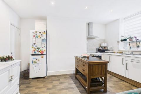3 Crompton Way, Shaw, Oldham, OL2 8RD