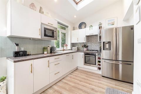 4 bedroom end of terrace house for sale, Phyllis Avenue, New Malden