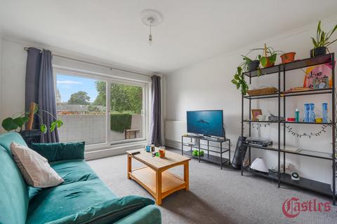12 Knights Close, London, E9 6EW
