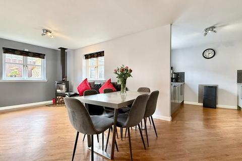16 Admirals View, Inverness, IV2 5GW