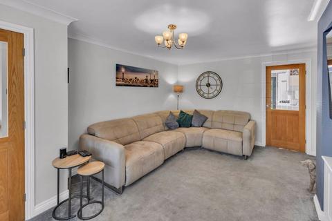 40 Bealcroft Close, Milnrow, Rochdale, OL16 3XD