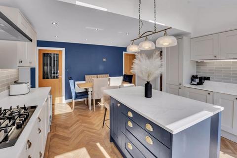 40 Bealcroft Close, Milnrow, Rochdale, OL16 3XD