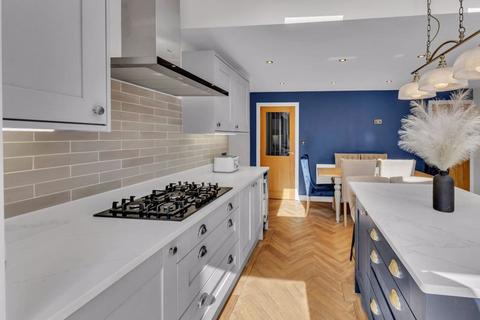 40 Bealcroft Close, Milnrow, Rochdale, OL16 3XD