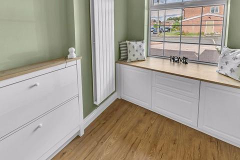 40 Bealcroft Close, Milnrow, Rochdale, OL16 3XD
