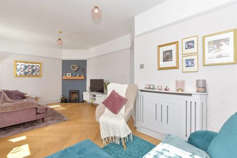29 Seafield Road, Rustington, Littlehampton, BN16 2JH
