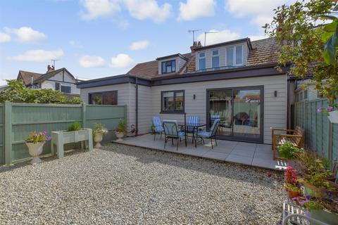 29 Seafield Road, Rustington, Littlehampton, BN16 2JH