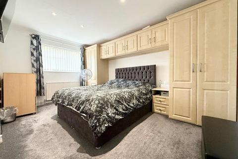 undefined, Waterslade Green, Icknield, Luton, Bedfordshire, LU3 2ER