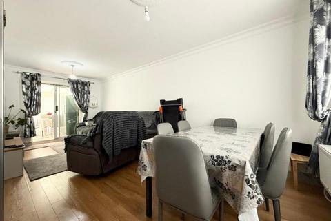 3 Waterslade Green, Luton, LU3 2ER