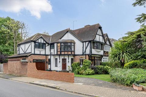 5 bedroom house for sale, Canons Drive, Edgware HA8