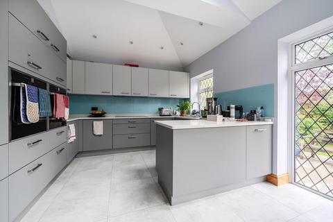 5 bedroom house for sale, Canons Drive, Edgware HA8