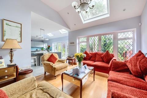 undefined, Canons Drive, Edgware HA8