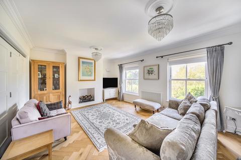 25 Eliot Place, London, SE3 0QL
