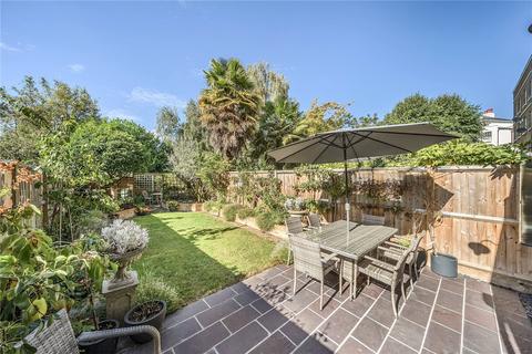 25 Eliot Place, London, SE3 0QL