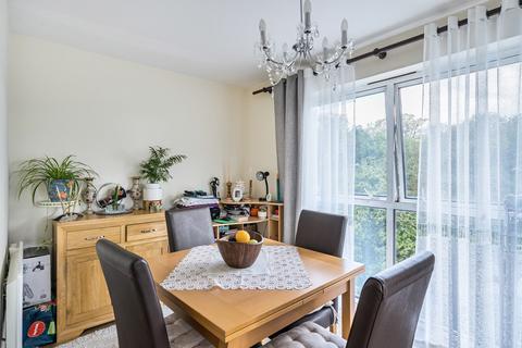 2 bedroom apartment for sale, Highwood Close, London