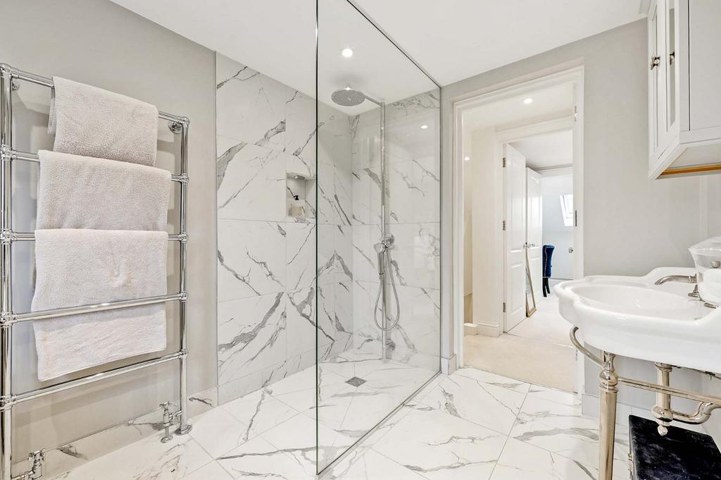 Family Shower Room