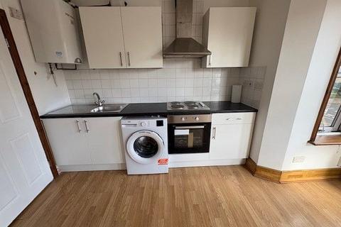 undefined, Flat , - Biscot Road, Luton
