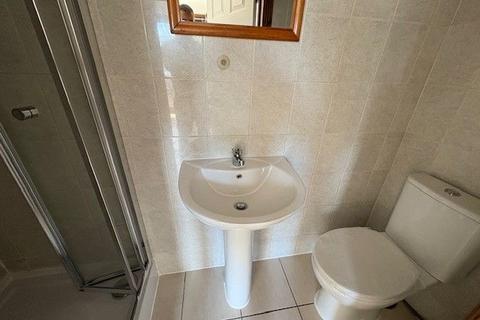 undefined, Flat , - Biscot Road, Luton